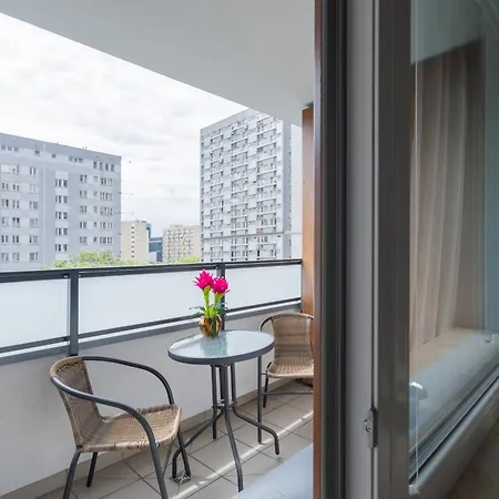 Urban Chic - Pereca - Rondo Onz - Luxury Warsaw Stays - 14 People Exterior photo
