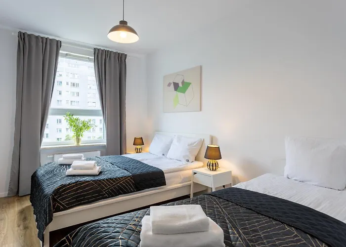 Urban Chic - Pereca - Rondo Onz - Luxury Warsaw Stays - 14 People