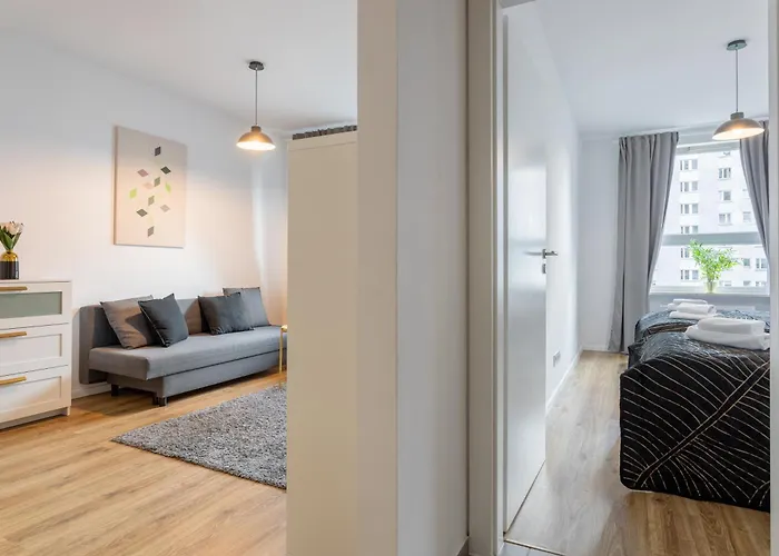 Urban Chic - Pereca - Rondo Onz - Luxury Warsaw Stays - 14 People